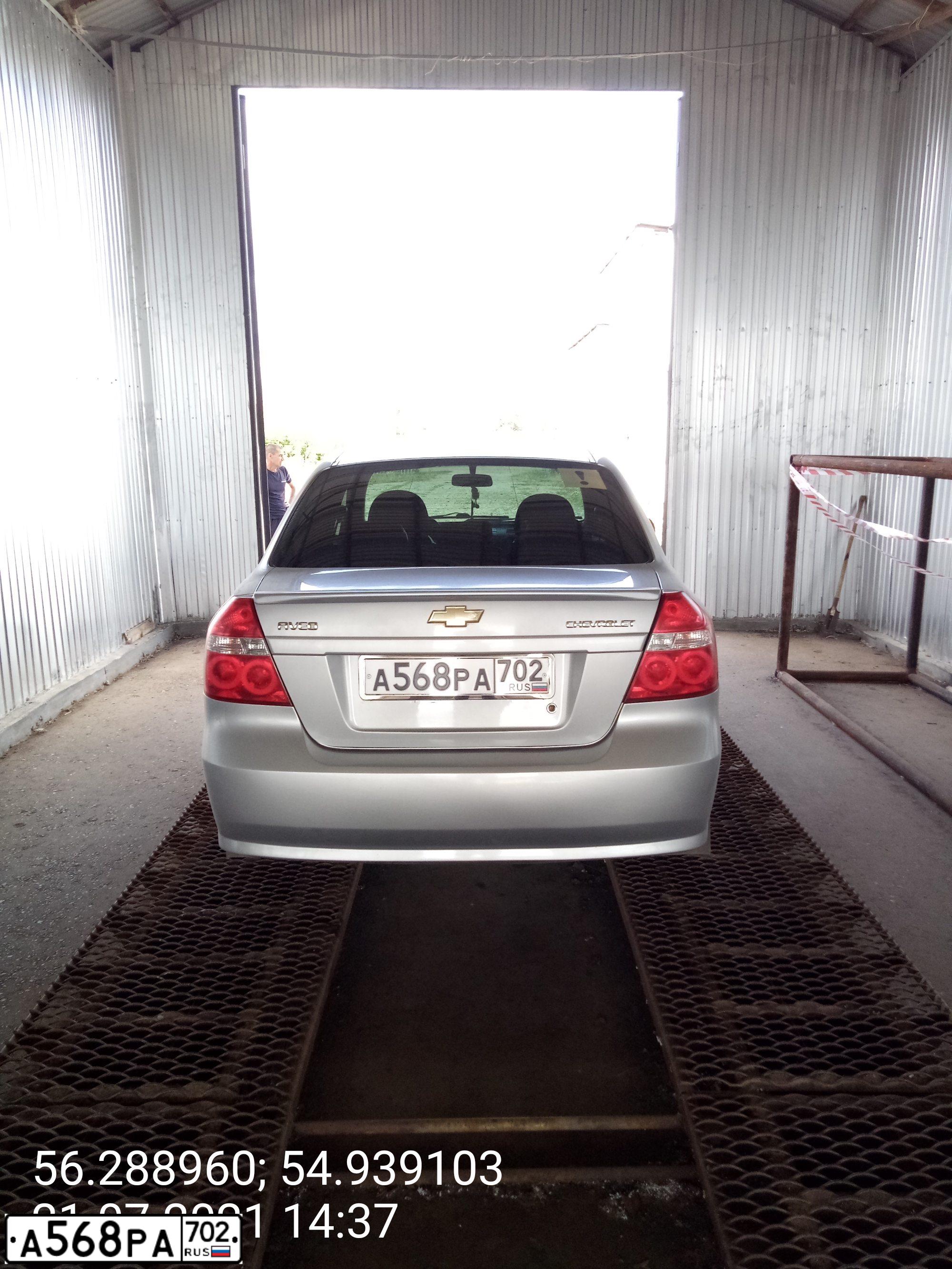Фото автомобиля CHEVROLET AVEO, 2008 — госномер А568РА702. Цвет: Серебристый