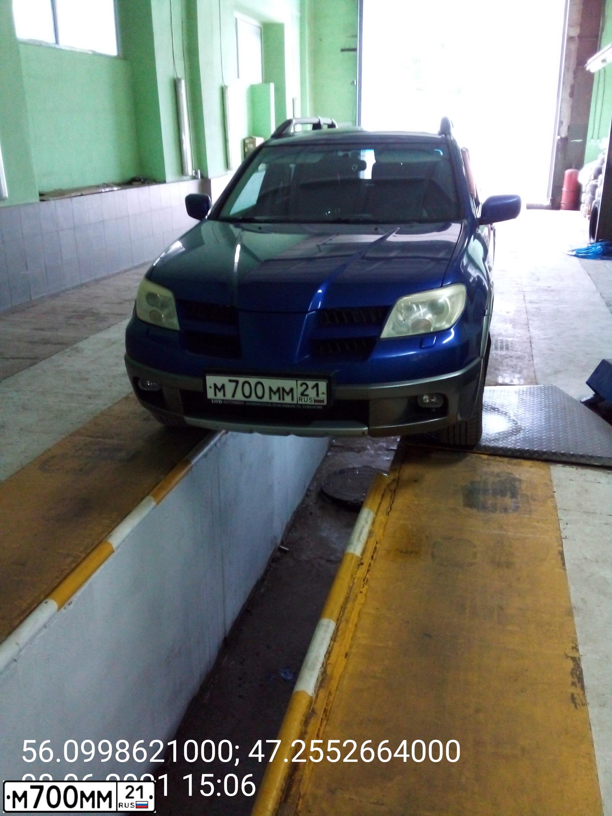 Фото автомобиля VOLKSWAGEN PASSAT, 2000 — госномер М700ММ21. Цвет: (БЕЛЫЙ)СЕРЕБРИСТЫЙ