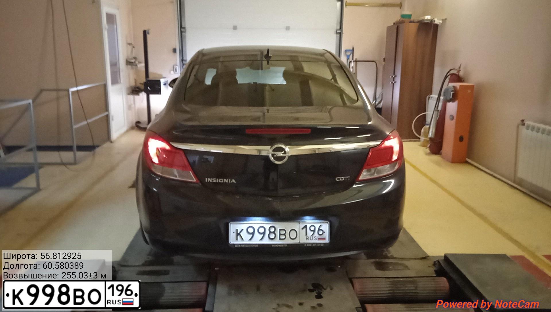 Фото автомобиля OPEL INSIGNIA, 2010 — госномер С688ВО196. Цвет: ЧЕРНЫЙ