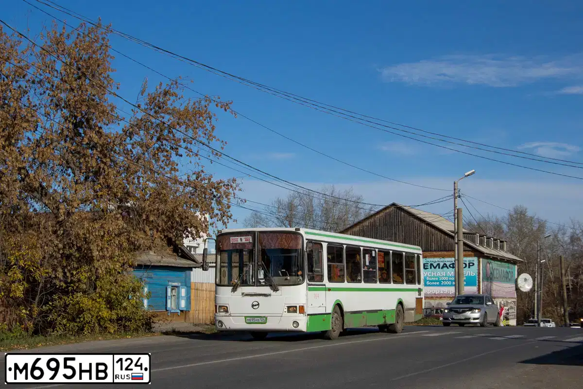 Фото автомобиля LIAZ 5256, 2005 — госномер М695НВ124. Цвет: Белый