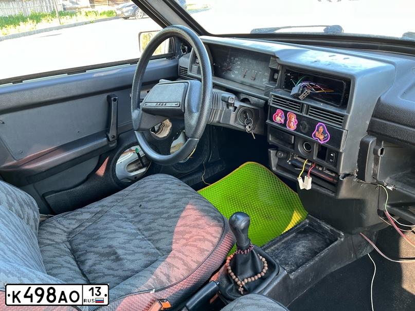 Фото автомобиля LADA 2109 SAMARA, 2002 — госномер К498АО13. Цвет: СВЕТЛО-СЕРЕБРИСТЫЙ МЕТАЛЛИК