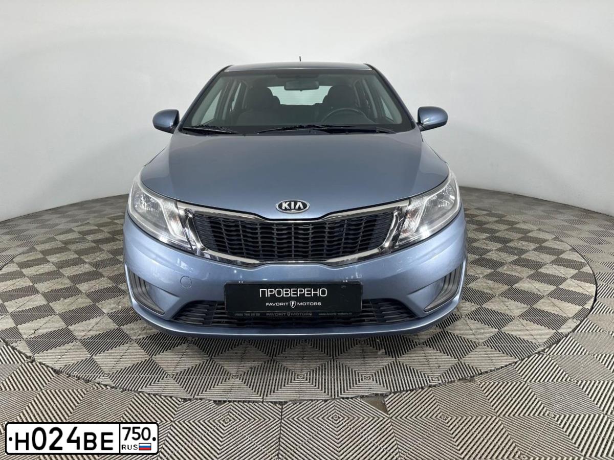 Фото автомобиля KIA RIO, 2014 — госномер М509АМ550. Цвет: голубой