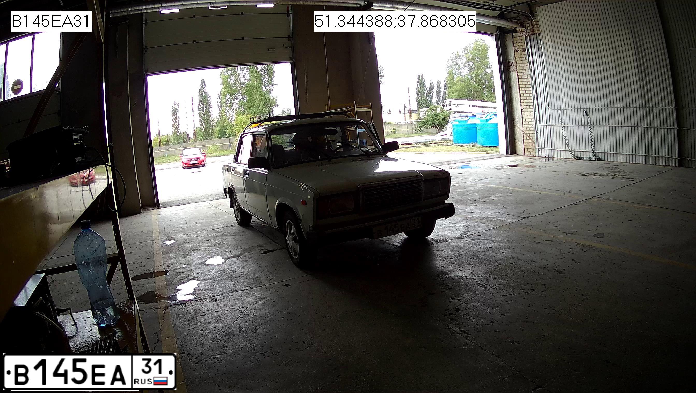 Фото автомобиля LADA 2107 LADA, 1997 — госномер В145ЕА31. Цвет: БЕЛЫЙ