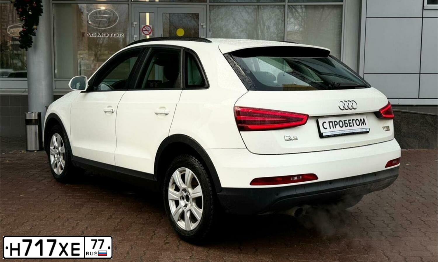 Фото автомобиля AUDI Q3, 2013 — госномер А004СЕ67. Цвет: Белый