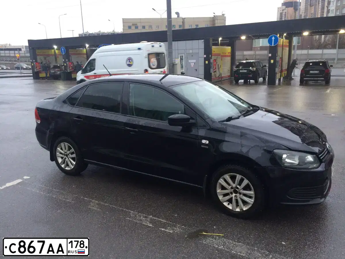 Фото автомобиля VOLKSWAGEN POLO, 2014 — госномер Н265СВ198. Цвет: ЧЕРНЫЙ