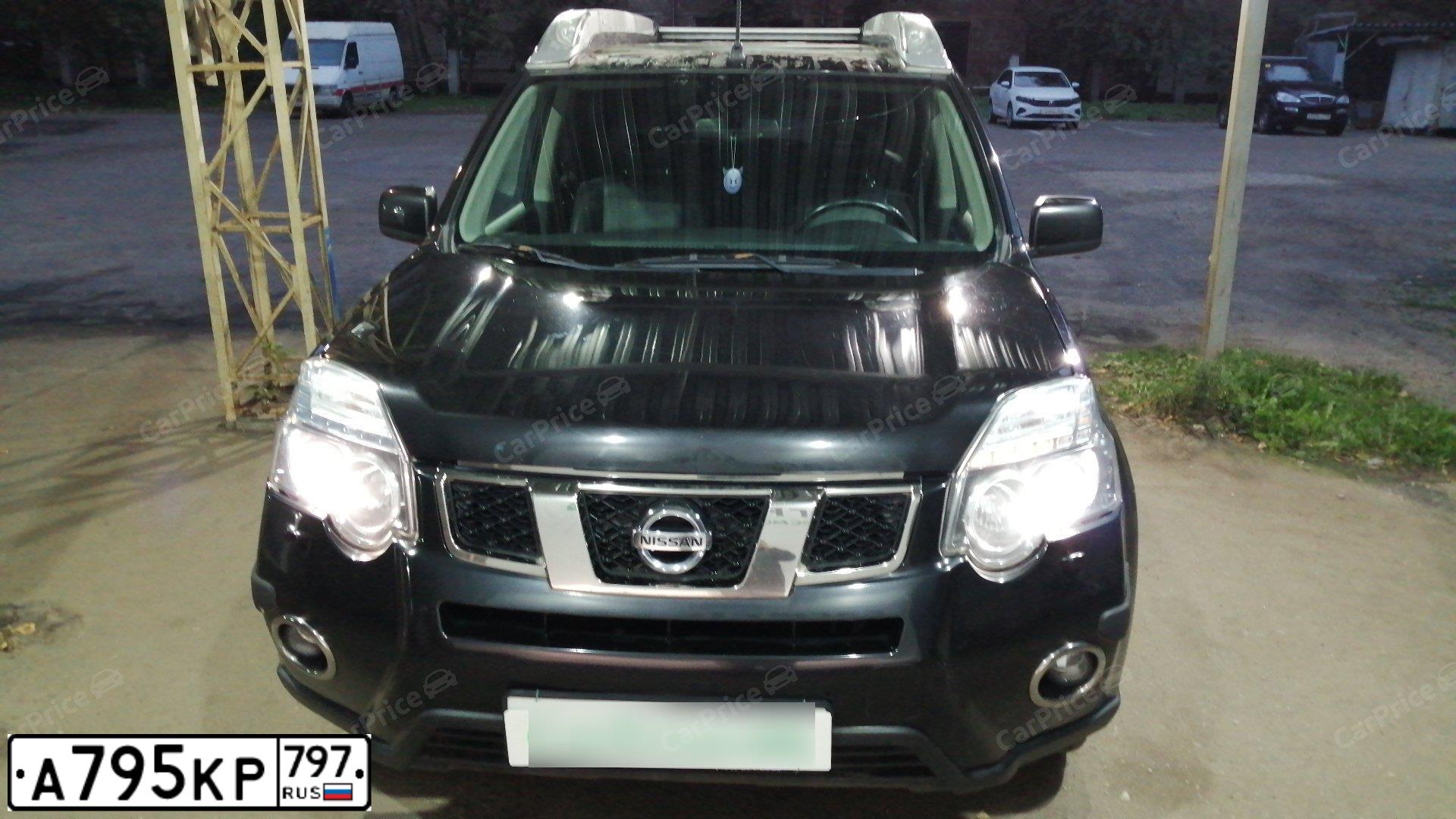 Фото автомобиля NISSAN X-TRAIL, 2014 — госномер С600ЕК777. Цвет: ЧЕРНЫЙ