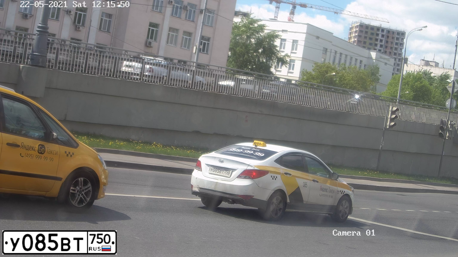 Фото автомобиля HYUNDAI SOLARIS, 2014 — госномер У085ВТ750. Цвет: БЕЛЫЙ