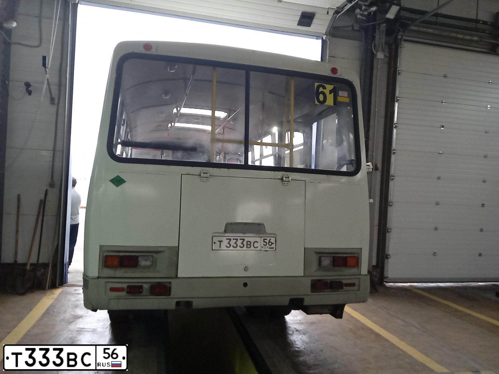 Фото автомобиля NISSAN PATROL, 1998 — госномер Т333ВС56. Цвет: МЕТАЛЛИК