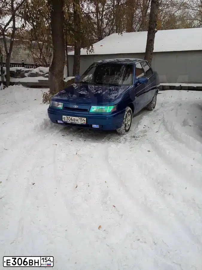 Фото автомобиля LADA 2110, 1998 — госномер У360СХ177. Цвет: серебристый синий фиолетовый