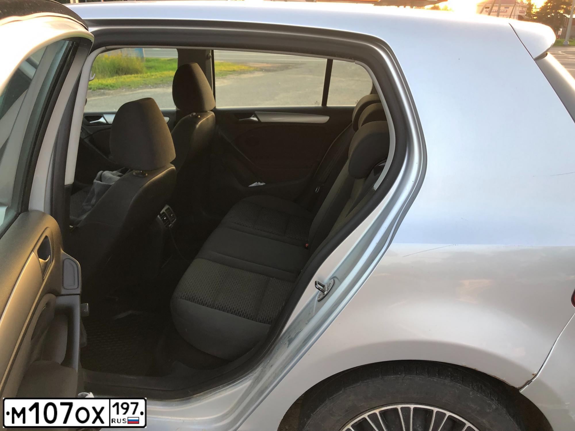 Фото автомобиля VOLKSWAGEN GOLF, 2011 — госномер М107ОХ197. Цвет: СЕРЕБРИСТЫЙ