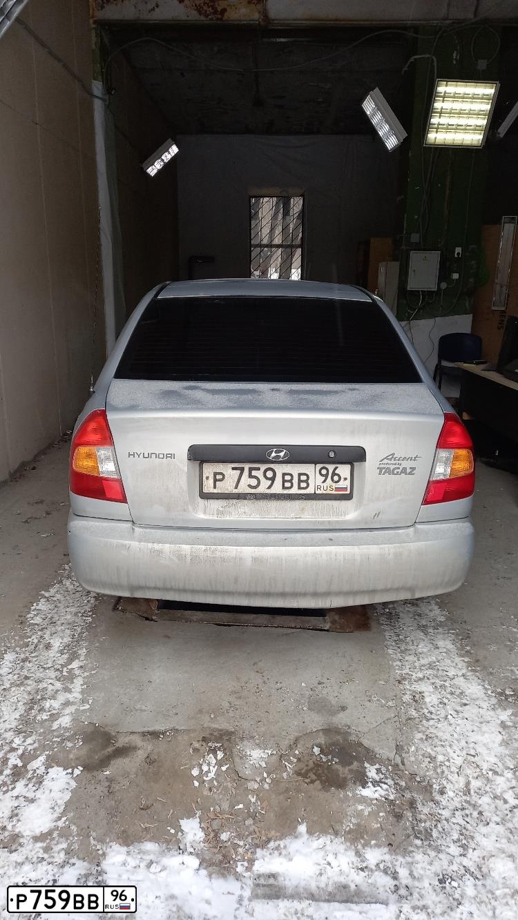 Фото автомобиля TAGAZ ACCENT, 2010 — госномер М212ВТ763. Цвет: СВЕТЛО-СЕРЫЙ