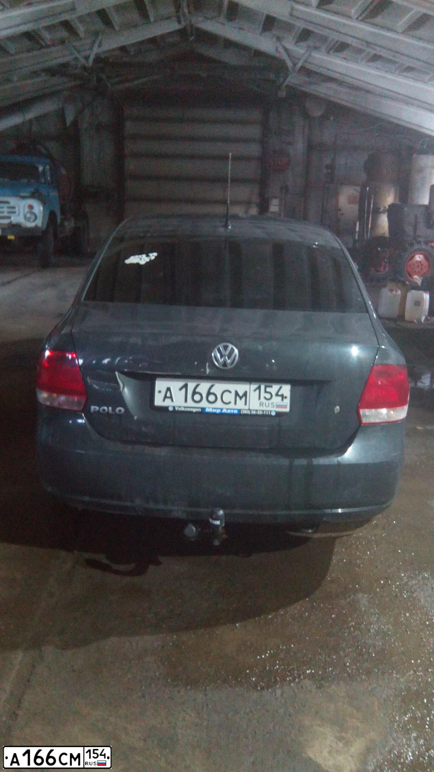 Фото автомобиля VOLKSWAGEN POLO, 2010 — госномер А166СМ154. Цвет: СЕРЫЙ
