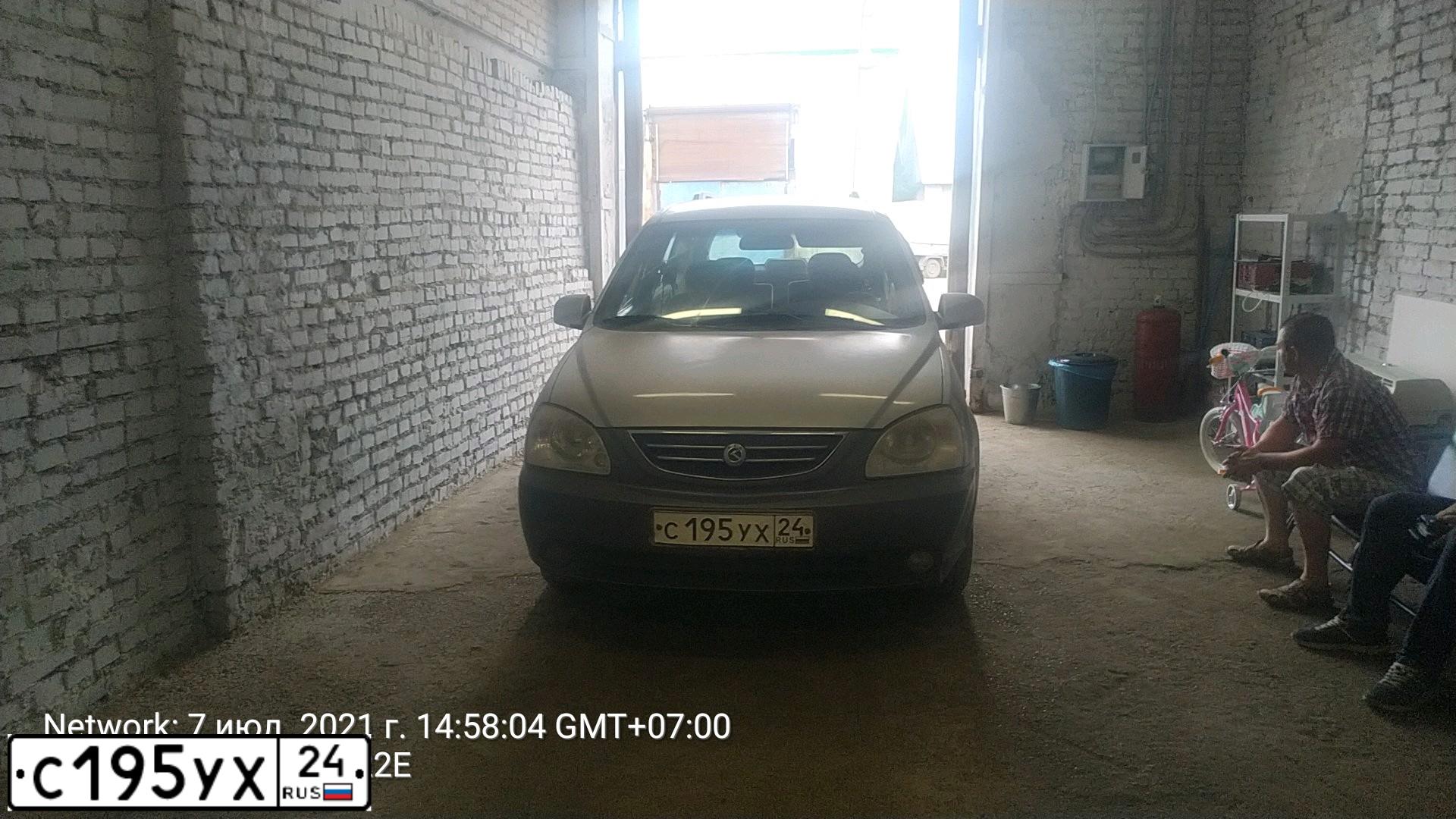 Фото автомобиля KIA X-Trek, 2004 — госномер С195УХ24