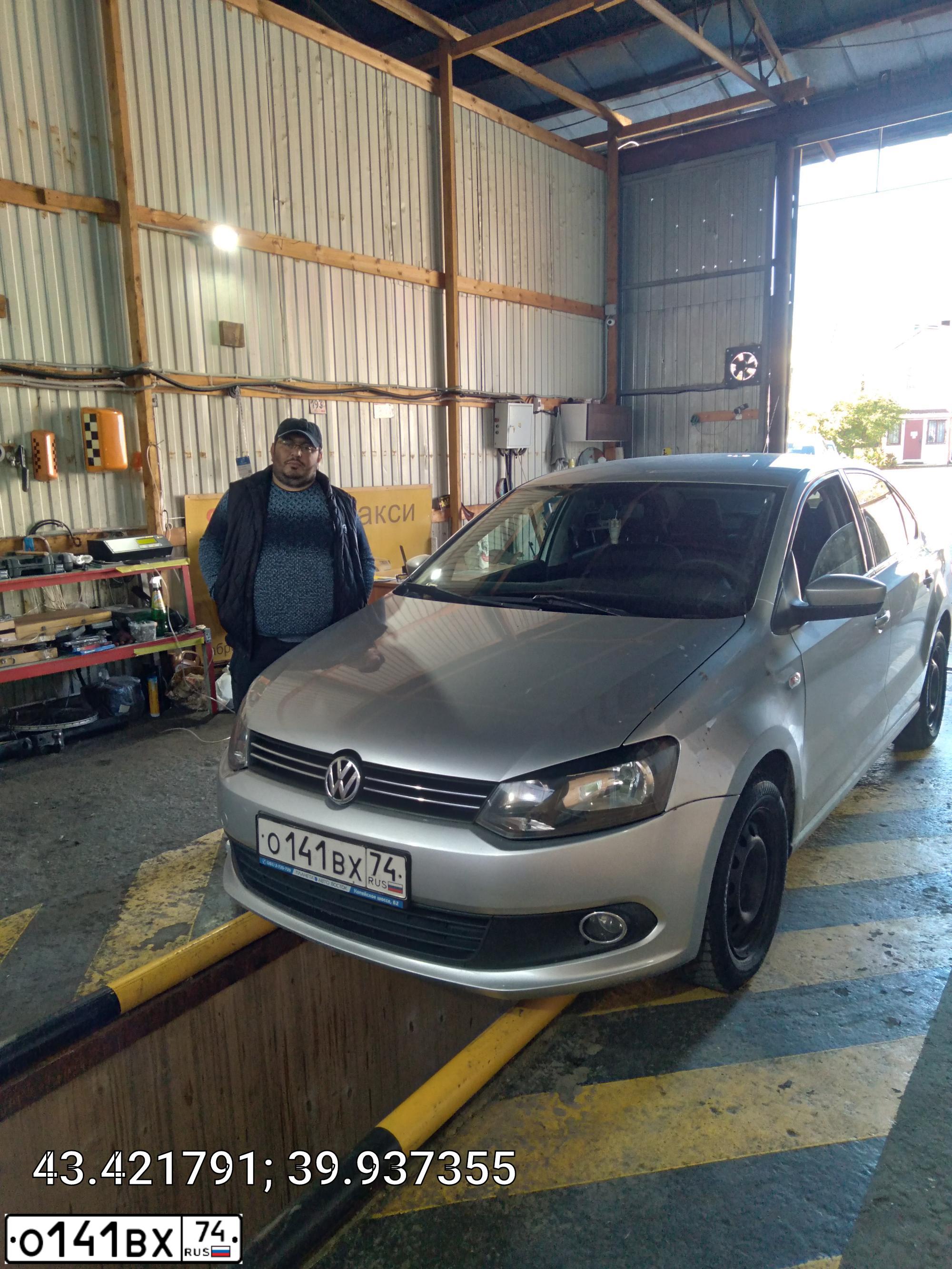 Фото автомобиля VOLKSWAGEN POLO, 2012 — госномер В316ТХ193. Цвет: Серебристый