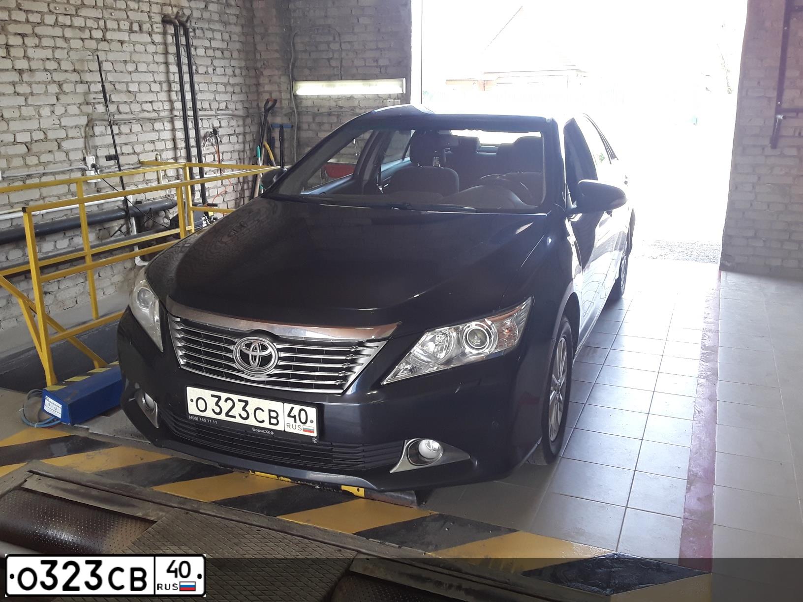 Фото автомобиля TOYOTA CAMRY, 2014 — госномер М280СВ82. Цвет: ТЕМНО-СЕРЫЙ МЕТАЛЛИК