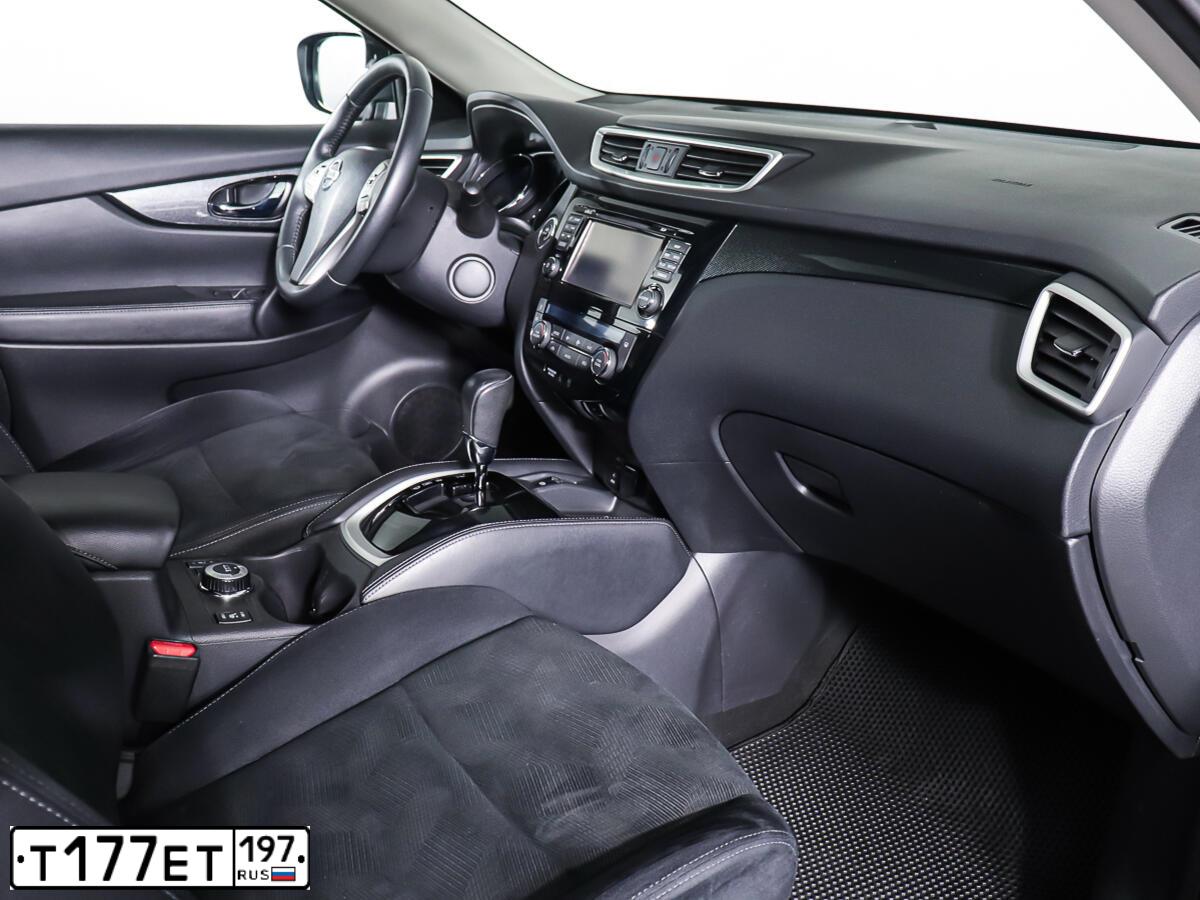 Фото автомобиля NISSAN X-TRAIL, 2010 — госномер Р661ХЕ777. Цвет: СЕРО-СИРЕНЕВЫЙ