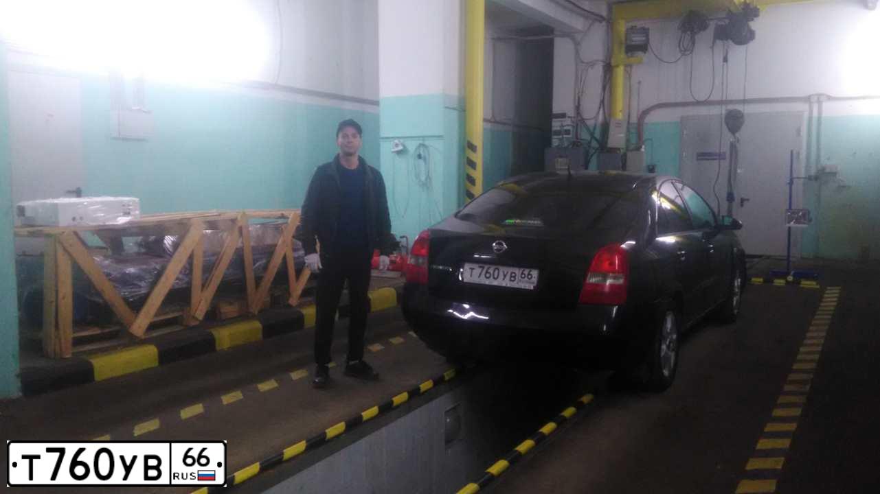 Фото автомобиля NISSAN PRIMERA 1.8 ELEGANCE, 2005 — госномер М483КР186. Цвет: ЧЕРНЫЙ