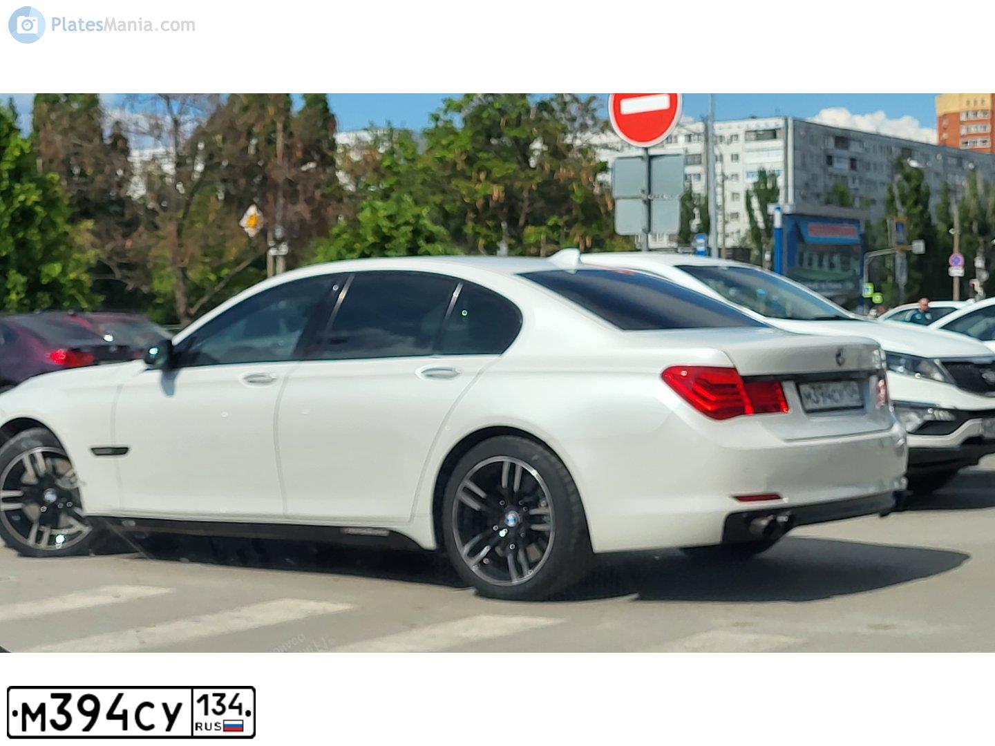 Фото автомобиля BMW 750I, 2010 — госномер М700РУ134