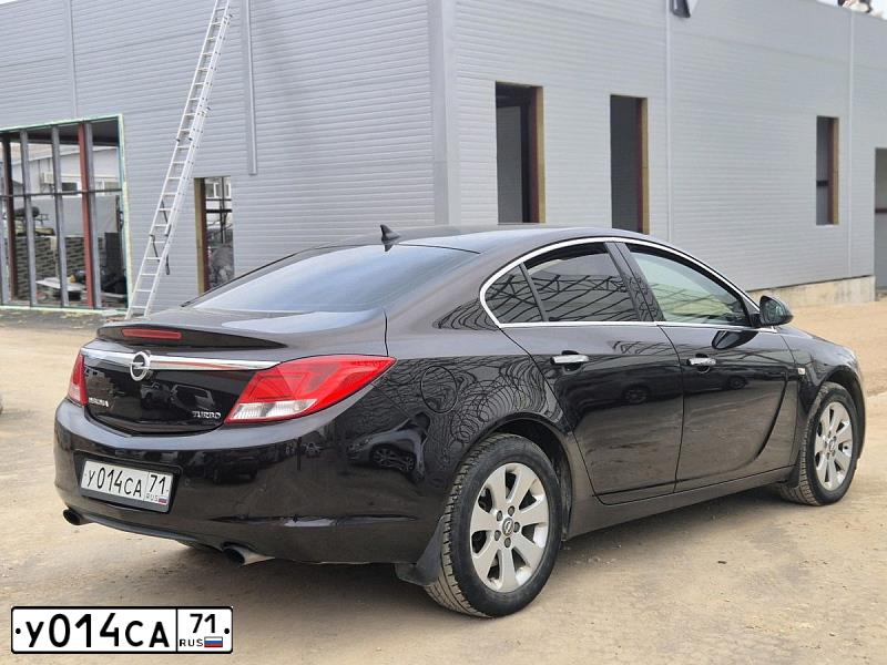 Фото автомобиля OPEL INSIGNIA, 2011 — госномер У014СА71. Цвет: Коричневый