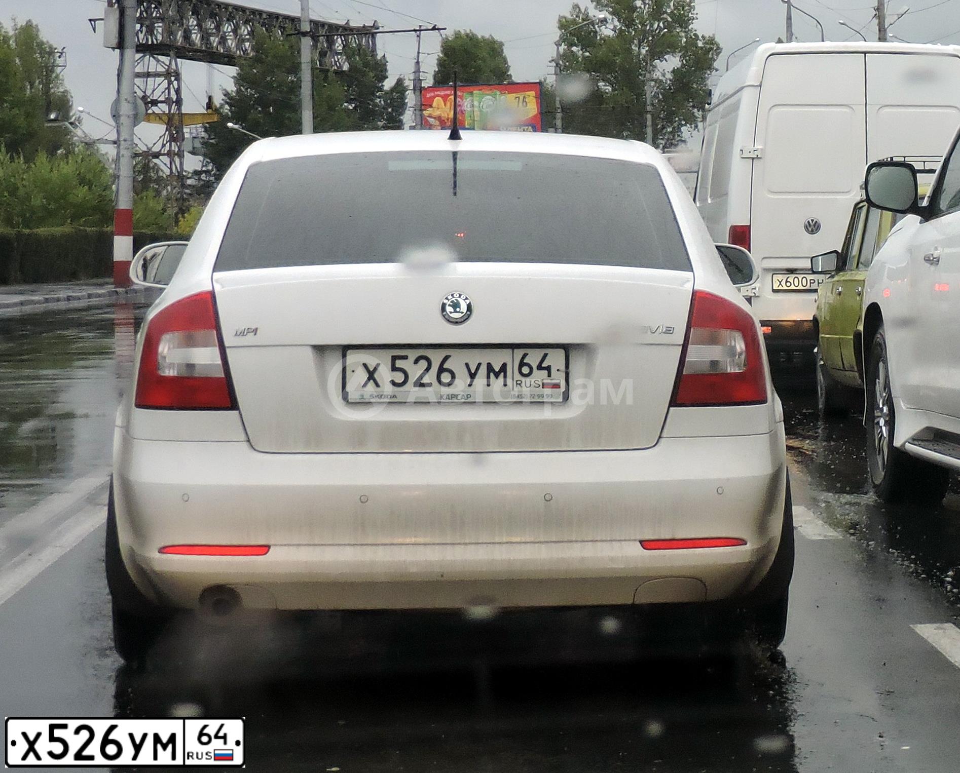 Фото автомобиля SKODA OCTAVIA, 2012 — госномер Х526УМ64. Цвет: БЕЛЫЙ