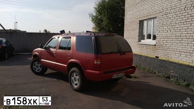 Фото автомобиля CHEVROLET BLAZER, 1997 — госномер Р601ТТ78. Цвет: КРАСНЫЙ