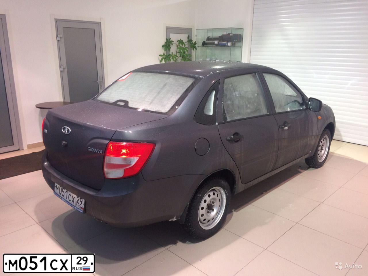 Фото автомобиля LADA GRANTA, 2015 — госномер О808ОУ29. Цвет: серебристо-темно-серый
