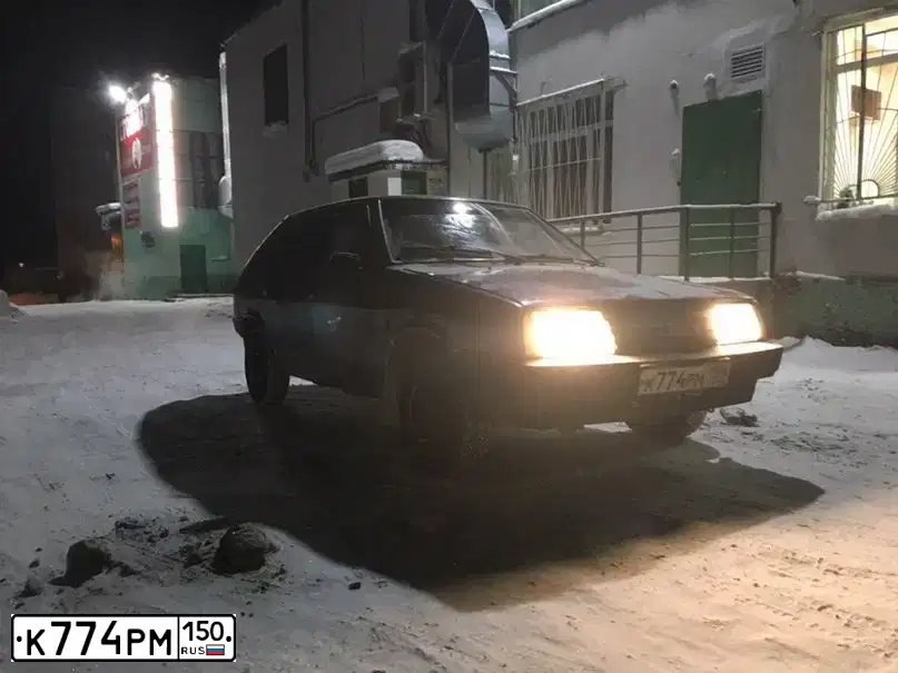 Фото автомобиля FORD FIESTA / ASPIRE, 2008 — госномер Н736ЕУ977. Цвет: СИРЕНЕВЫЙ