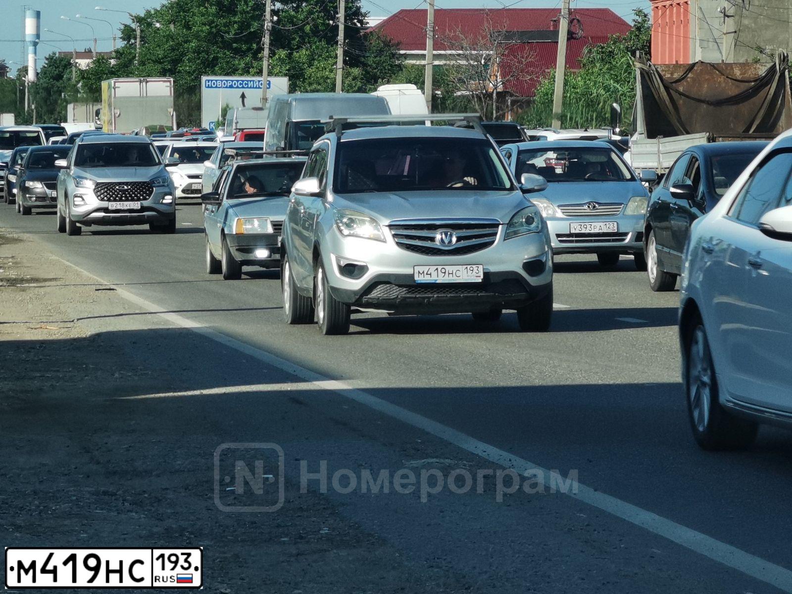 Фото автомобиля CHANGAN EADO, 2014 — госномер М419НС193. Цвет: СЕРЕБРИСТЫЙ