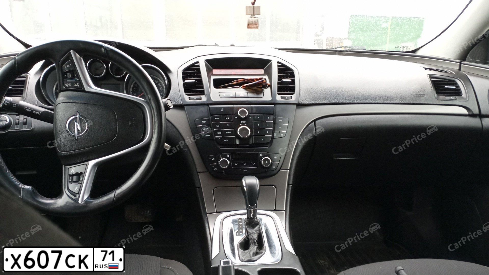 Фото автомобиля OPEL INSIGNIA, 2009 — госномер Х607СК71. Цвет: Белый