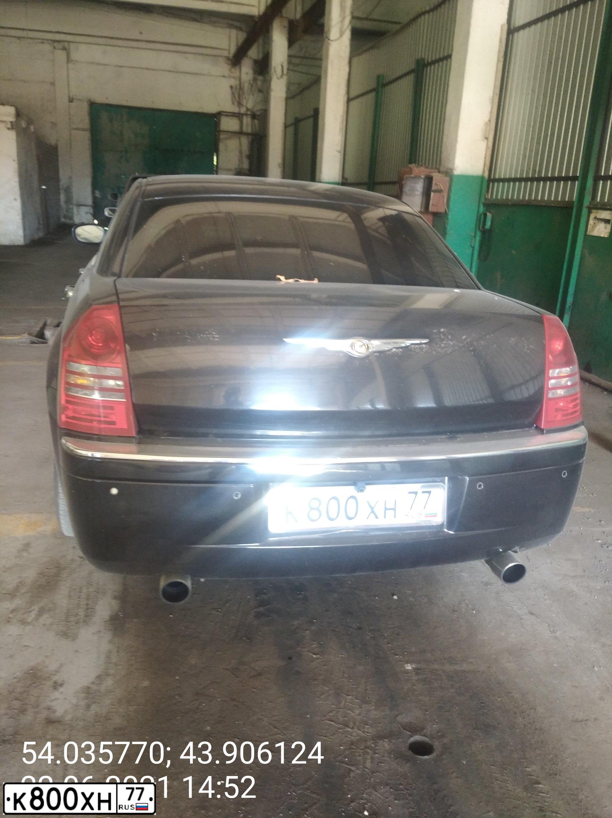 Фото автомобиля MITSUBISHI GALANT, 1998 — госномер О122МО190. Цвет: Сине-зеленый