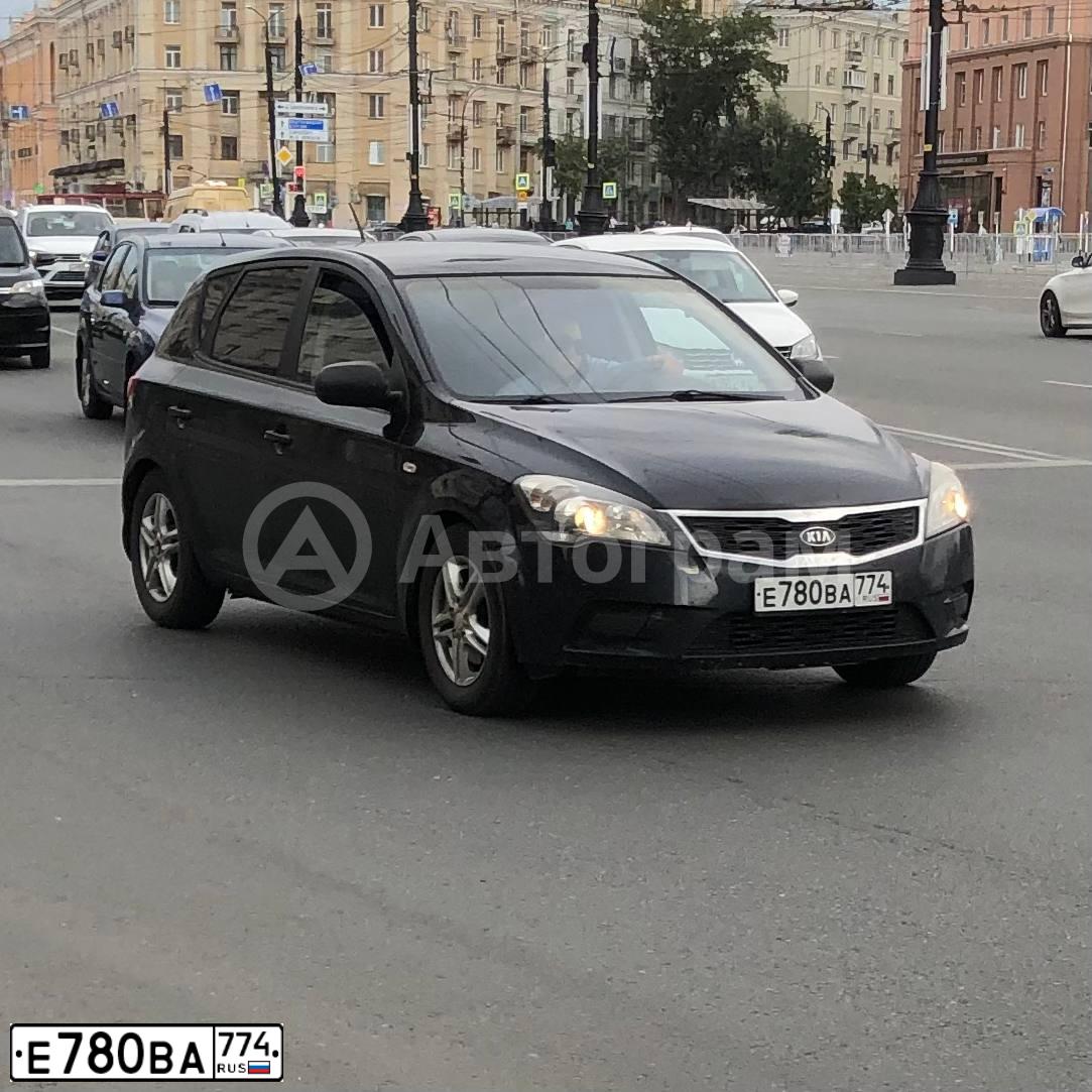 Фото автомобиля KIA CEE'D, 2012 — госномер Е780ВА774. Цвет: ЧЕРНЫЙ ПЕРЛАМУТР
