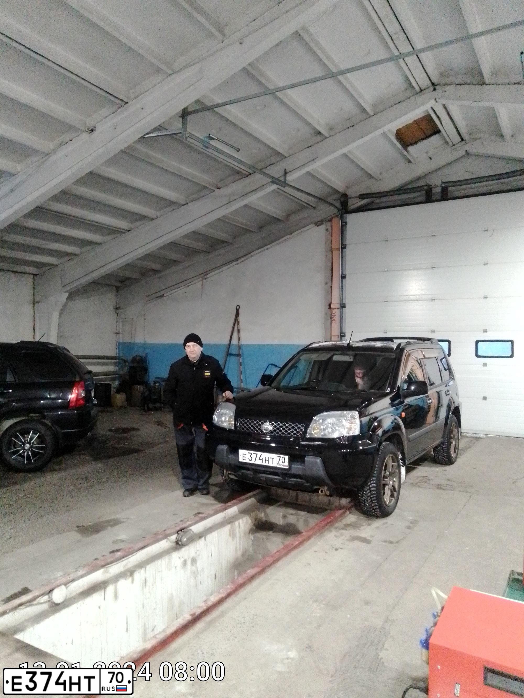 Фото автомобиля NISSAN X-TRAIL, 2001 — госномер Р386СЕ154