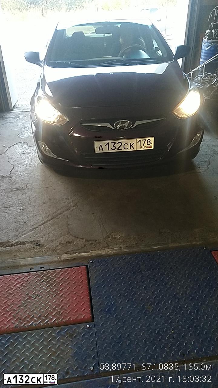Фото автомобиля HYUNDAI SOLARIS, 2011 — госномер А132СК178. Цвет: ФИОЛЕТОВЫЙ