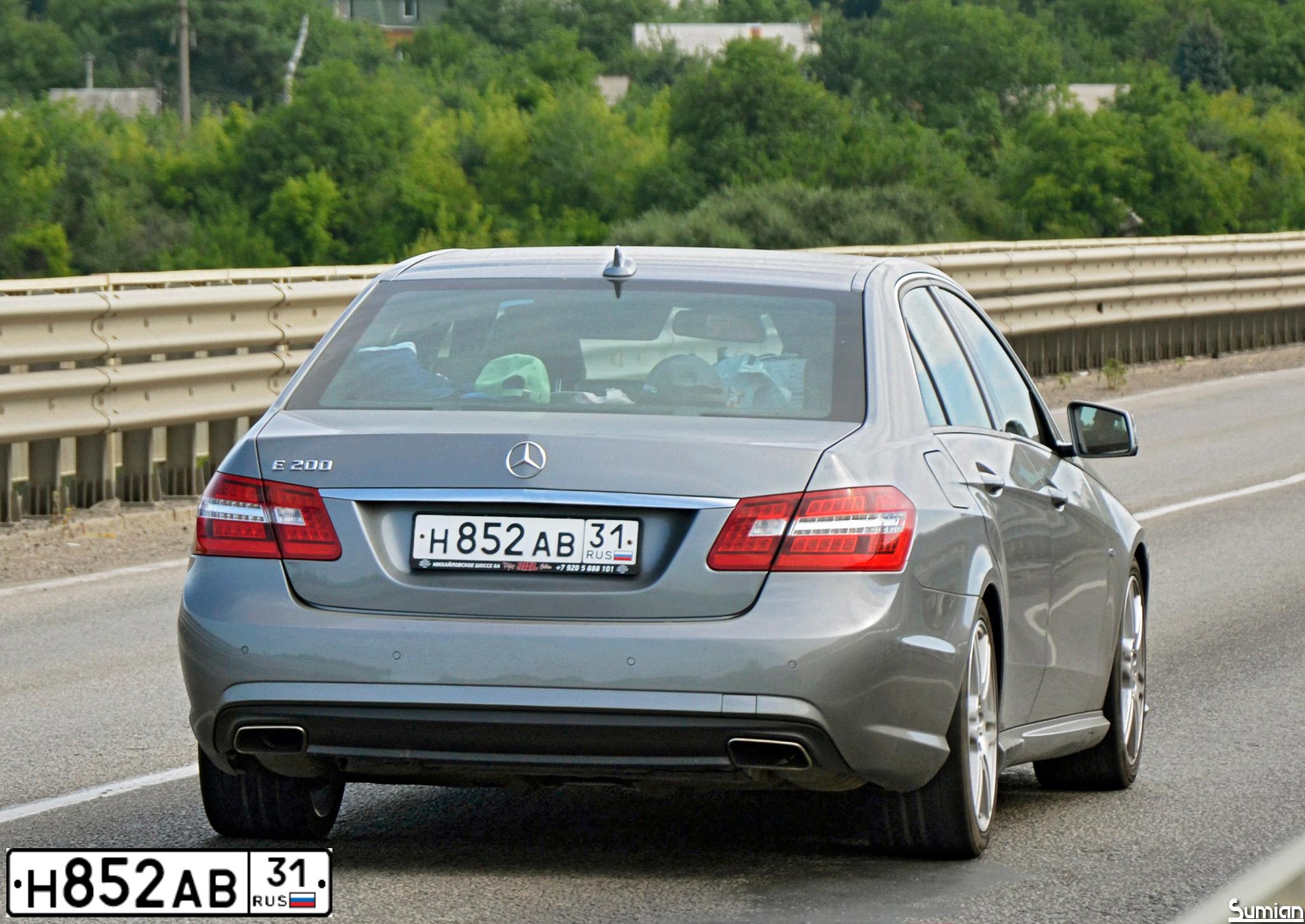 Фото автомобиля MERCEDES E-KLASSE, 2012 — госномер У371КХ31. Цвет: СЕРЫЙ
