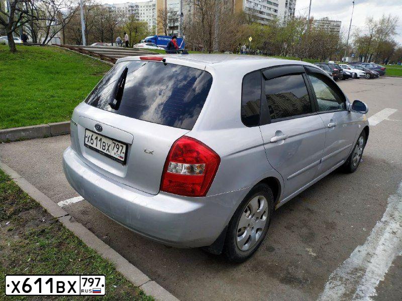 Фото автомобиля KIA CERATO, 2005 — госномер У005МА790. Цвет: СЕРЕБРИСТЫЙ
