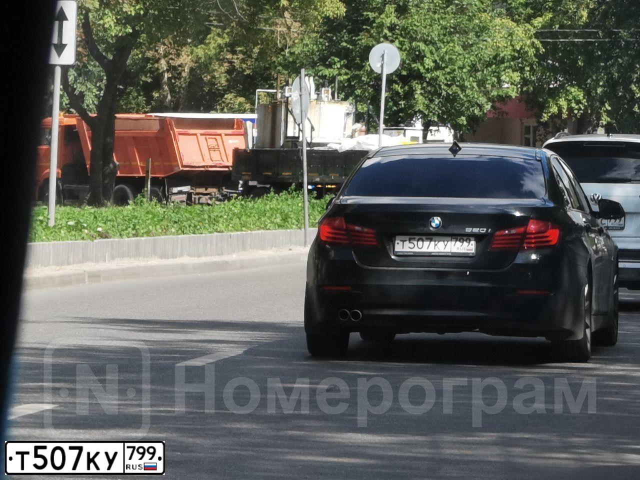 Фото автомобиля BMW SERIE 5, 2016 — госномер Т507КУ799. Цвет: ЧЕРНЫЙ