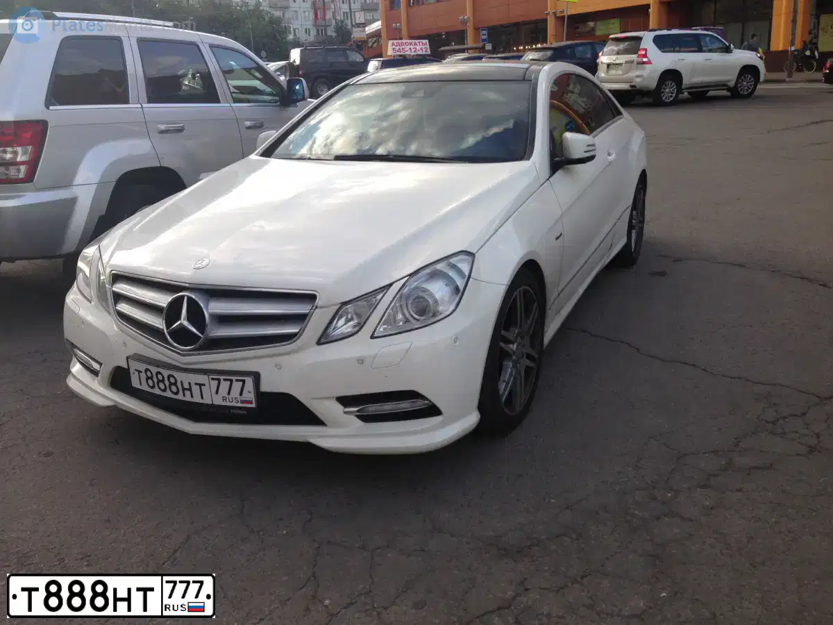 Фото автомобиля MERCEDES E-KLASSE, 2012 — госномер Р577УА197. Цвет: БЕЛЫЙ