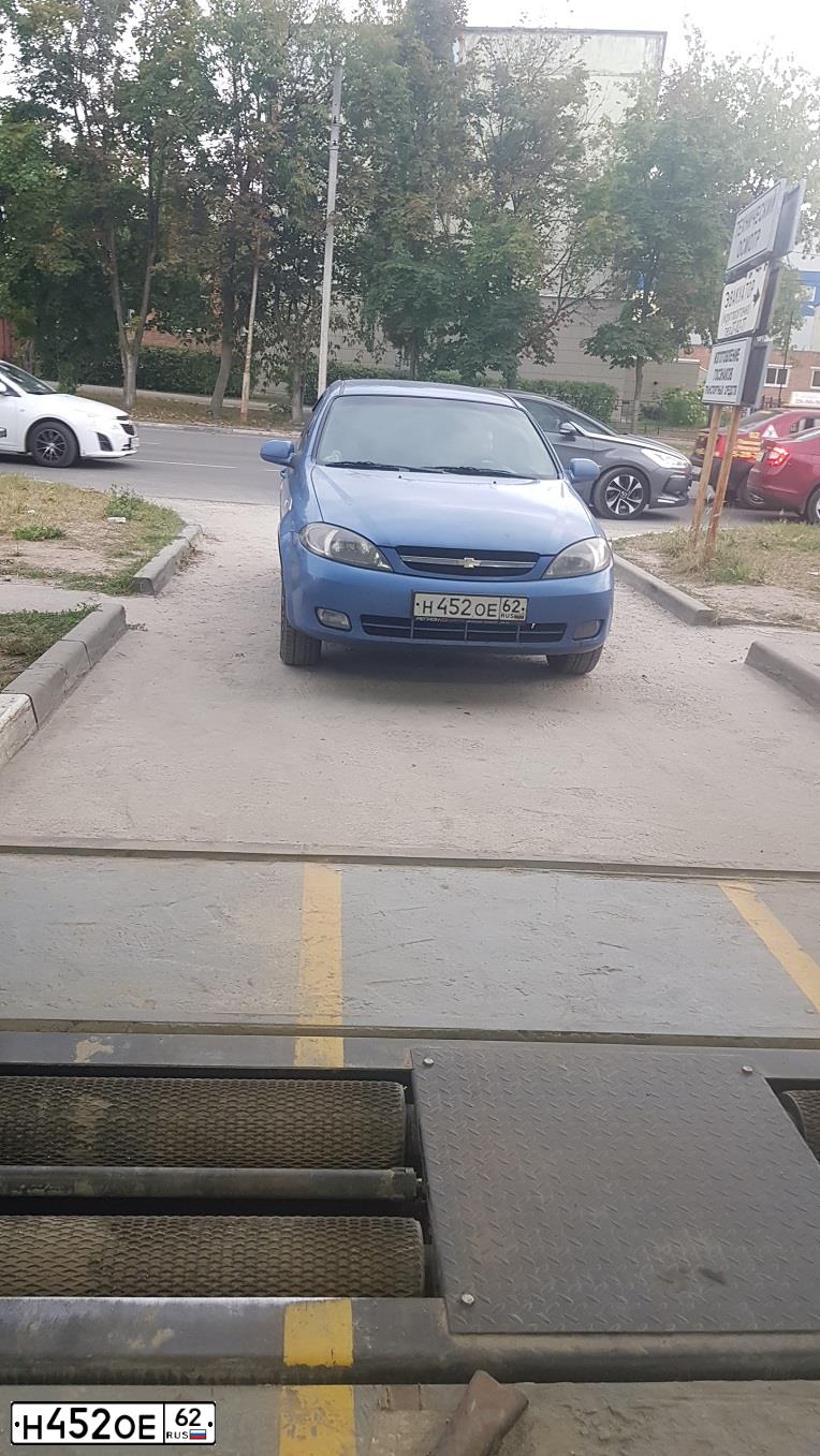 Фото автомобиля CHEVROLET LACETTI, 2007 — госномер А237НВ62. Цвет: синий