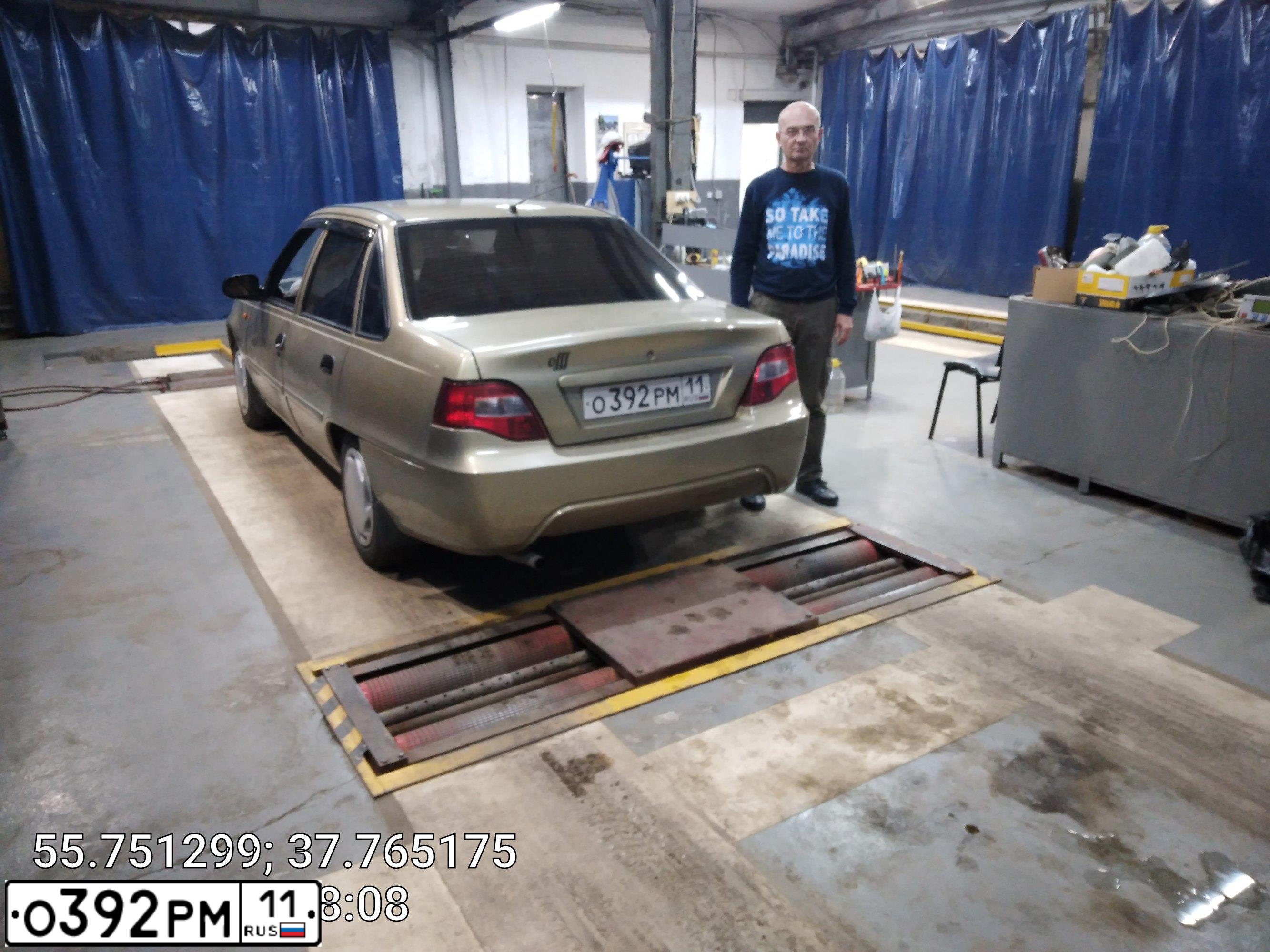 Фото автомобиля DAEWOO NEXIA, 2010 — госномер О392РМ11. Цвет: ПЕСОЧНЫЙ