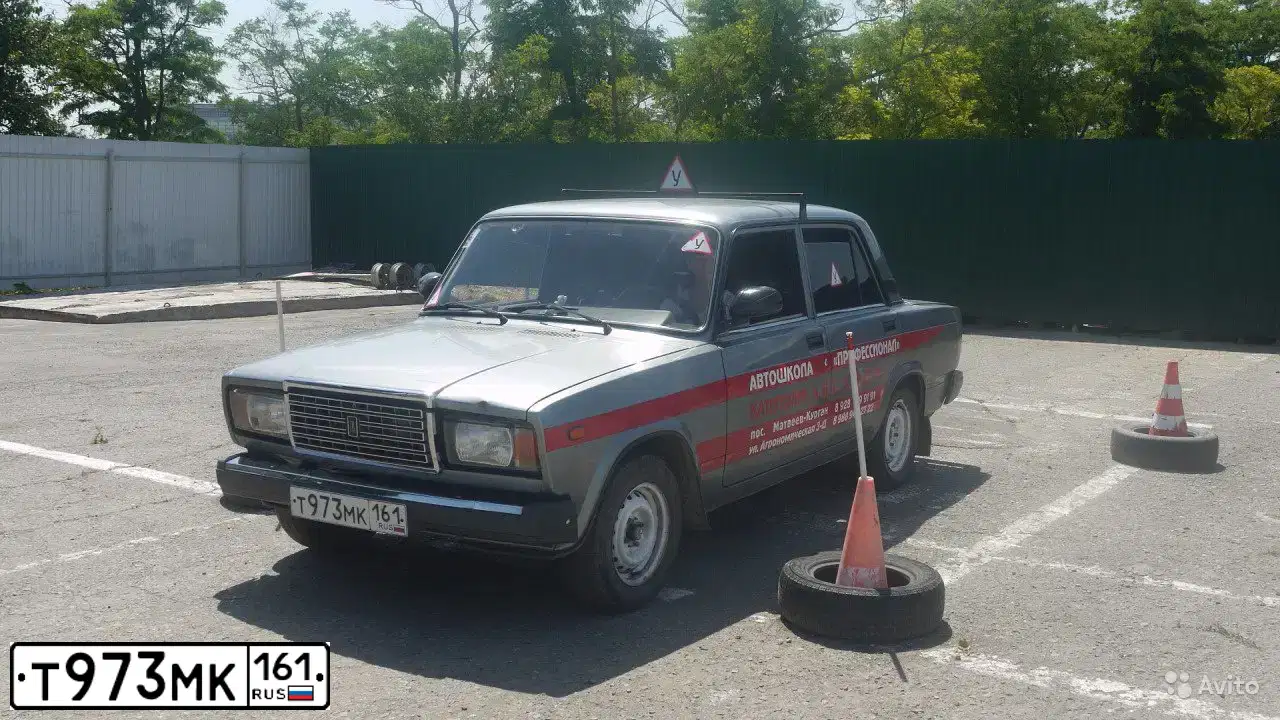 Фото автомобиля LADA 2107 LADA, 2010 — госномер Т973МК161. Цвет: СРЕДНИЙ СЕРО-ЗЕЛЕНЫЙ МЕТ.