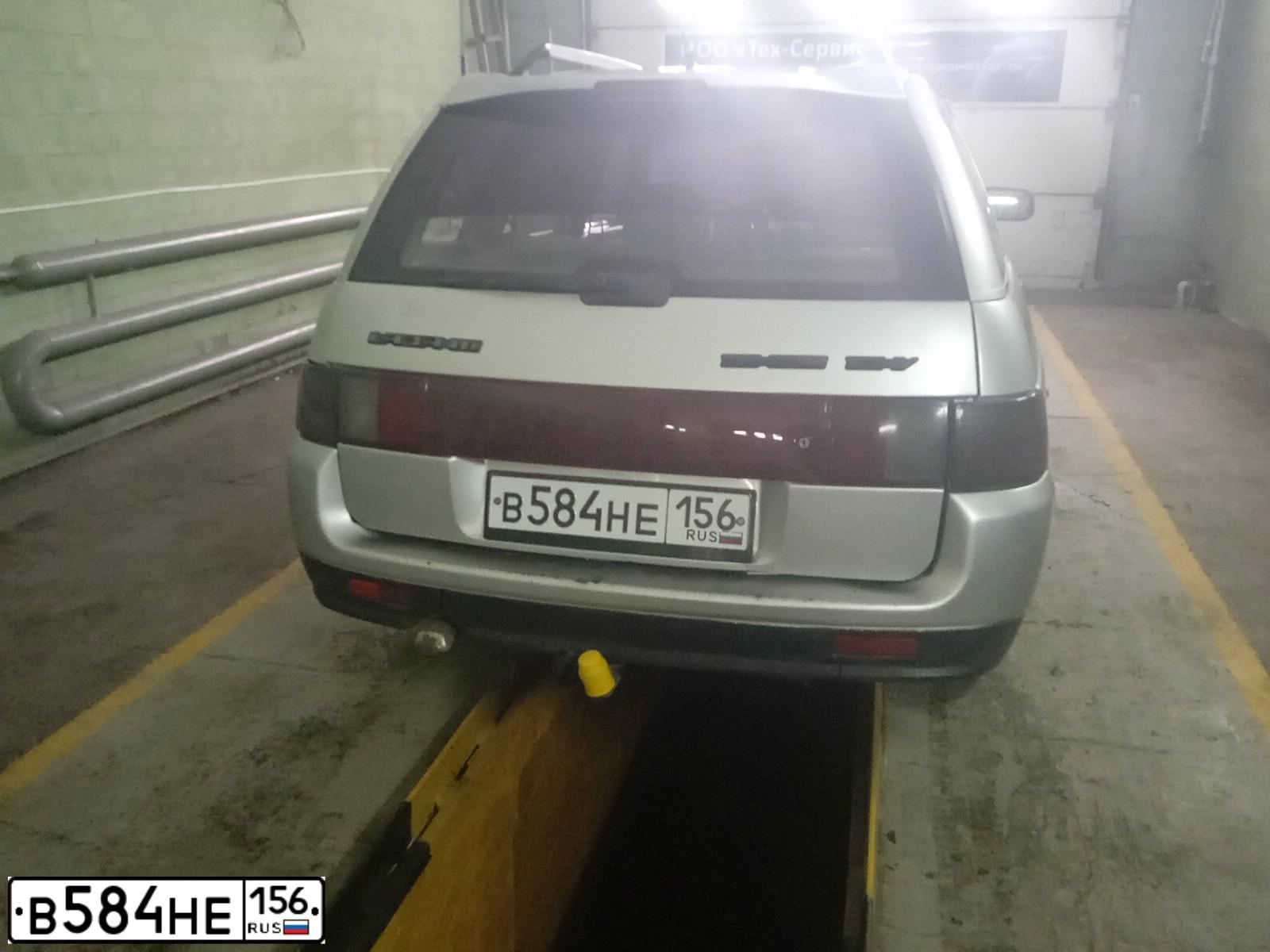 Фото автомобиля LADA 2111, 2002 — госномер В584НЕ156. Цвет: Светло-серебристый металик
