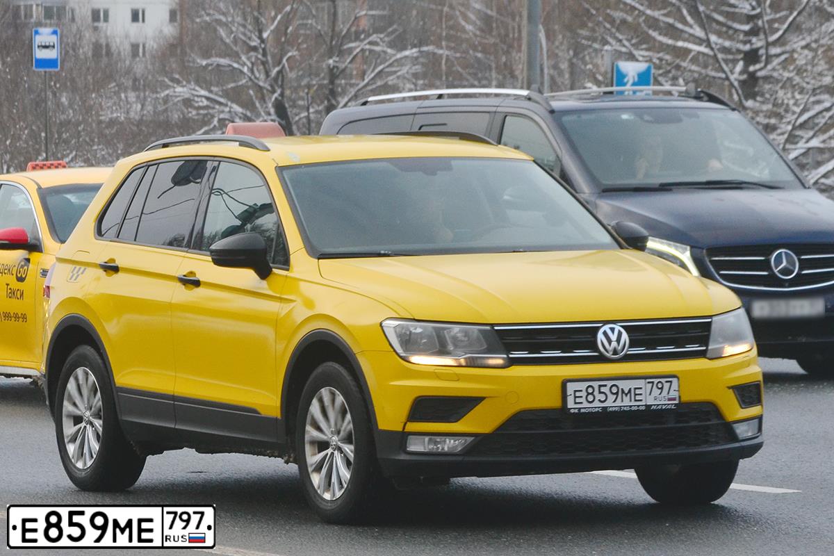 Фото автомобиля VOLKSWAGEN TIGUAN, 2017 — госномер Е859МЕ797