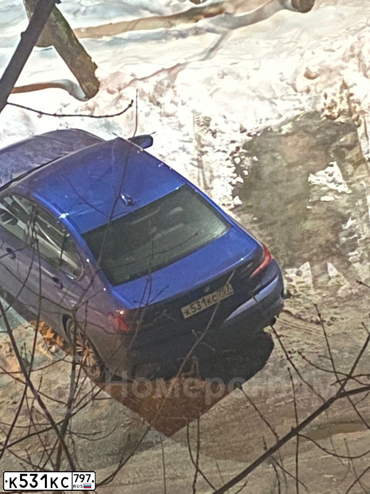 Фото автомобиля BMW 320I XDRIVE, 2021 — госномер К531КС797. Цвет: синий