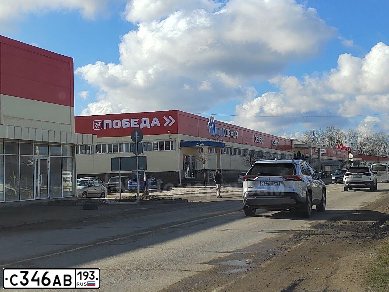 Фото автомобиля TOYOTA RAV4, 2020 — госномер Н240ВС977. Цвет: СЕРЫЙ