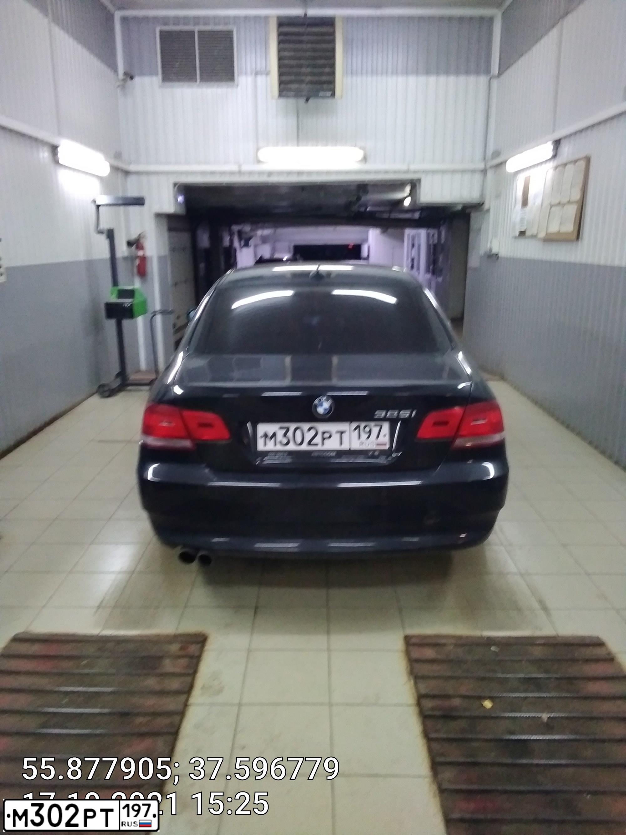 Фото автомобиля BMW SERIE 3, 2008 — госномер М302РТ197. Цвет: ЧЕРНЫЙ