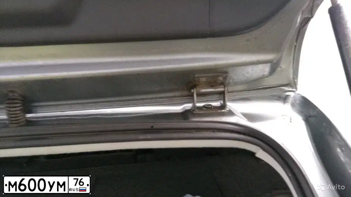 Фото автомобиля LADA 2171 PRIORA, 2011 — госномер М600УМ76. Цвет: СЕРО-ЗЕЛЕНЫЙ