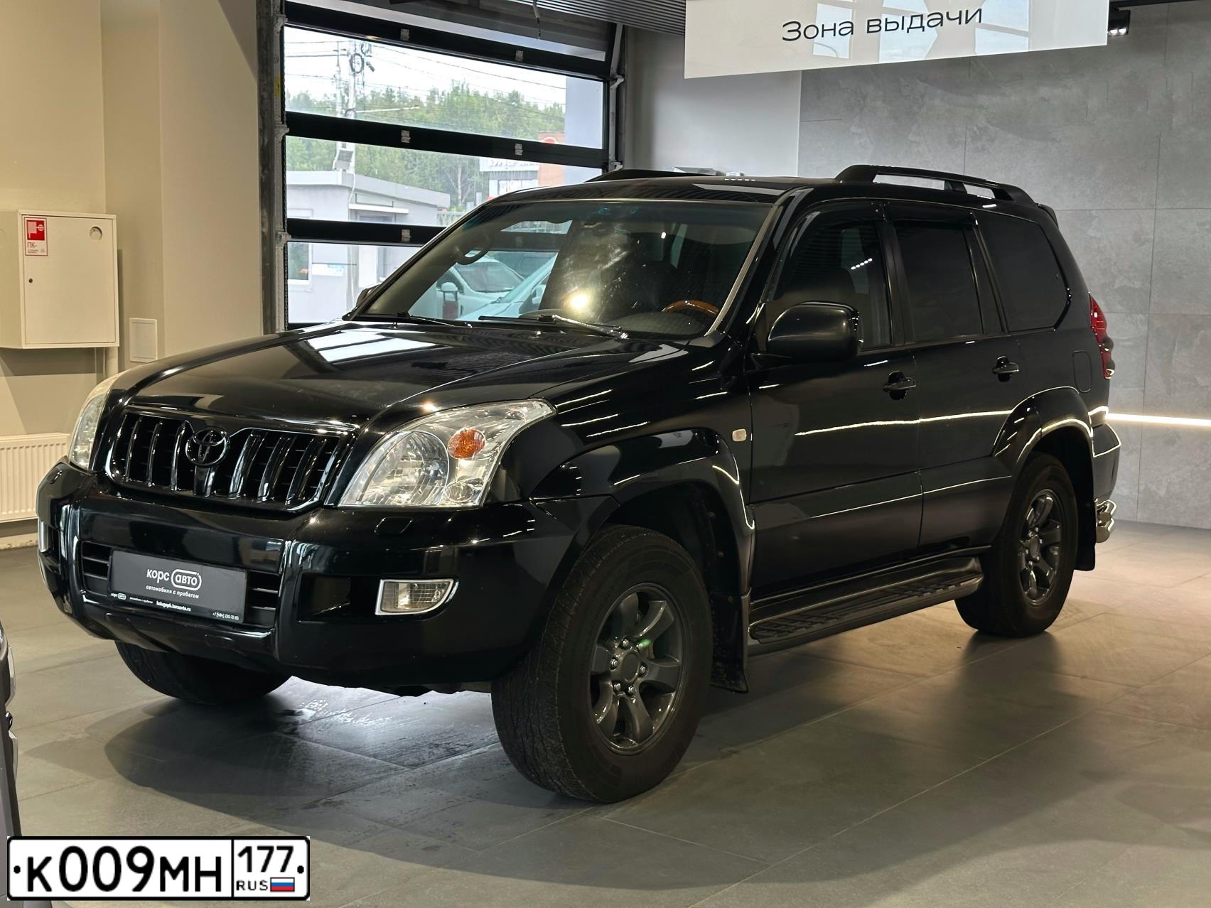 Фото автомобиля TOYOTA LANDCRUISER, 2006 — госномер Р002ЕР97. Цвет: ЧЕРНЫЙ