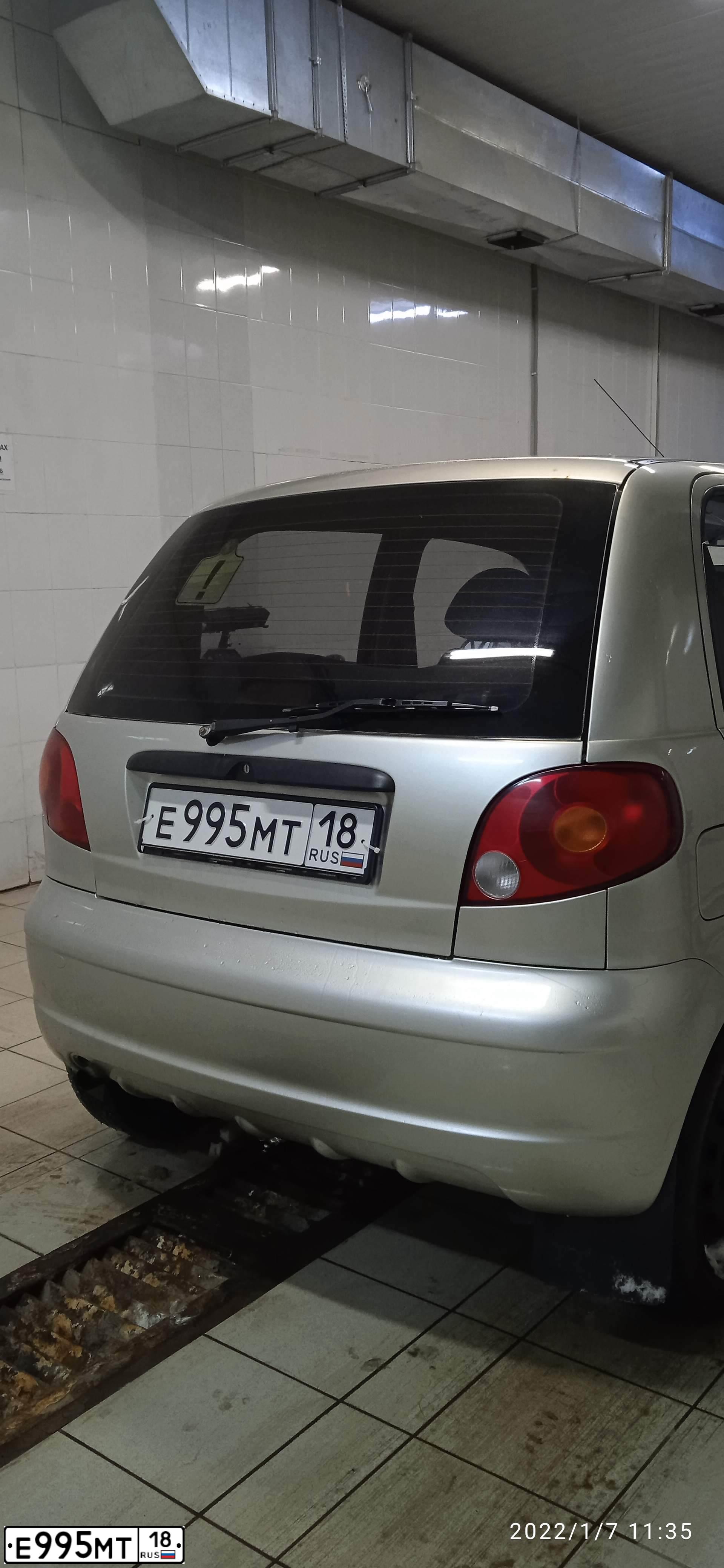 Фото автомобиля DAEWOO MATIZ, 2006 — госномер Е995МТ18. Цвет: ПЕРЛАМУТРОВО-СЕРЕБРИСТЫЙ