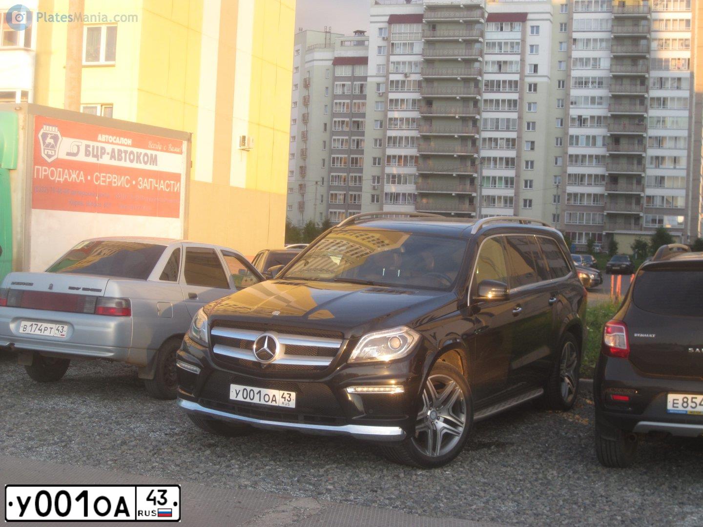 Фото автомобиля MERCEDES GL-KLASSE, 2014 — госномер У001ОА43. Цвет: ЧЕРНЫЙ