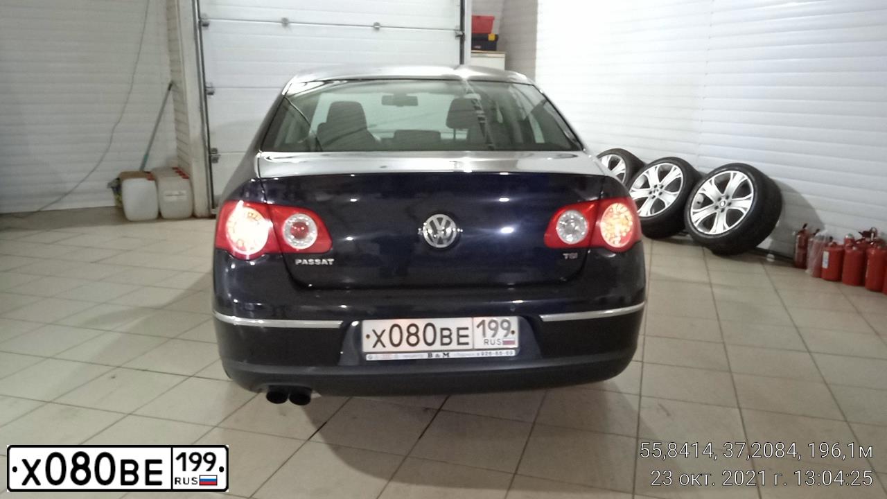 Фото автомобиля VOLKSWAGEN PASSAT, 2007 — госномер Х080ВЕ199. Цвет: ЧЕРНЫЙ